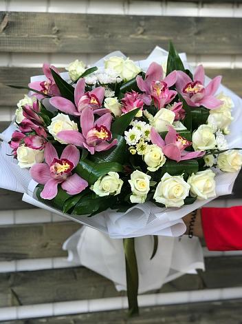 Букет цветов из: Розы и Хризантемы в Орловке