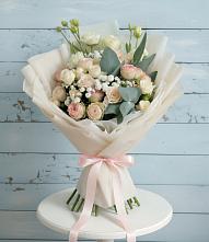 Букет цветов из:  Розы и Лизиантусы в Орловке