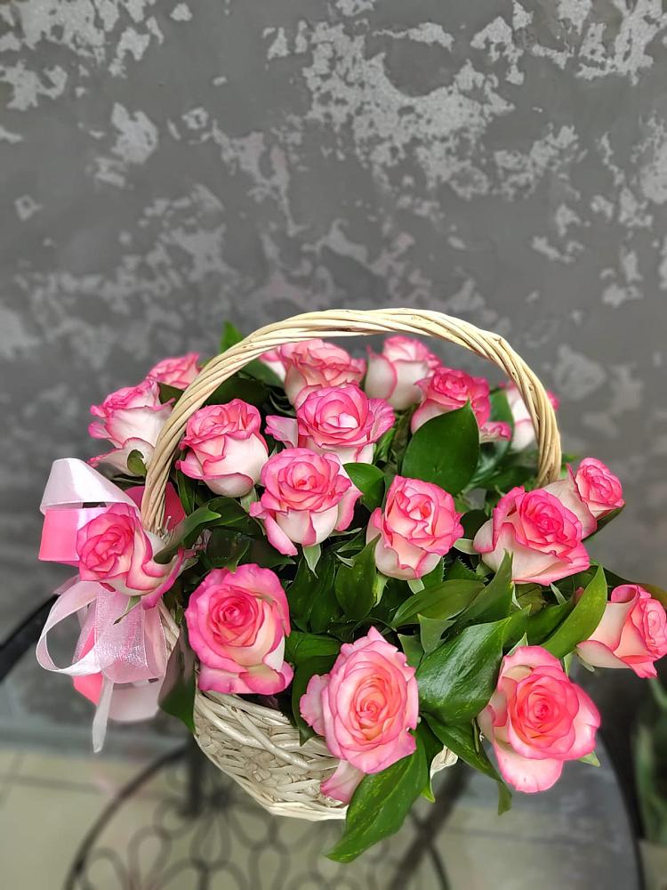 Цветочная композиция из Розы в корзине в Орловке