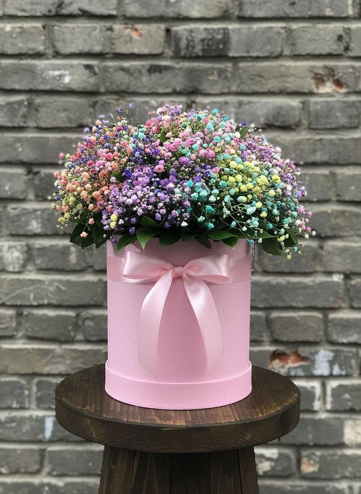 Цветочная композиция из Гипсофила и Розы в шляпной коробке в Орловке