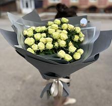 Букет Белые кустовые розы Солинеро в Орловке