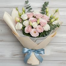 Букет цветов из:  Лизиантусы в Орловке