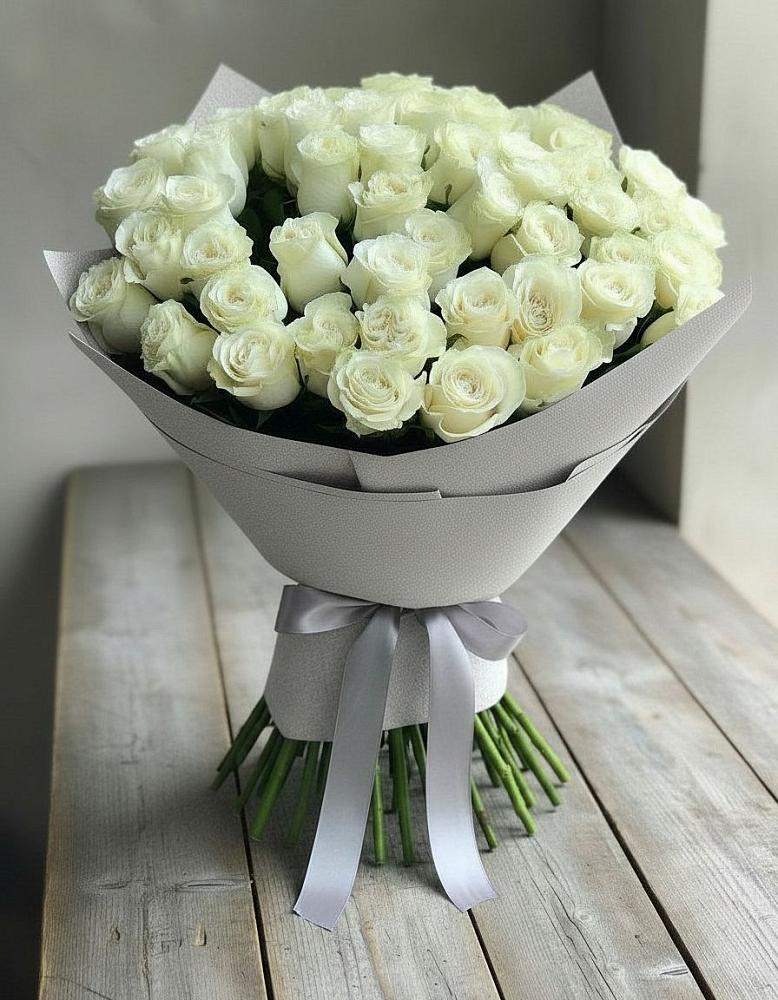 Букет 35 Белых роз в Орловке