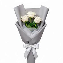 Букет 3 белые розы в Орловке