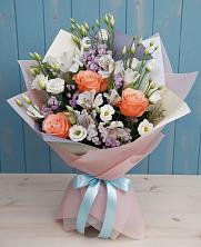 Букет цветов из:  Лизиантусы, Розы, Альстромерии и Гипсофила в Орловке