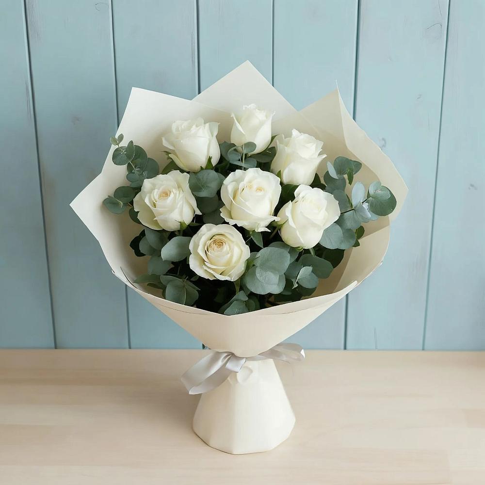 Букет Белые розы в Эвкалипте в Орловке