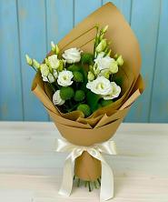 Букет цветов из:  Хризантемы и Лизиантусы в Орловке