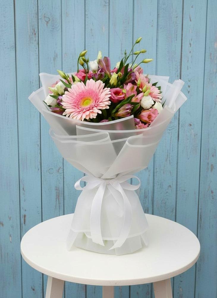 Букет цветов из: Герберы, Альстромерии и Лизиантусы в Орловке