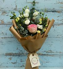Букет цветов из:  Розы и Лизиантусы в Орловке