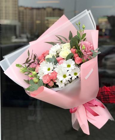 Букет цветов из: Розы, Лизиантусы и Хризантемы в Орловке