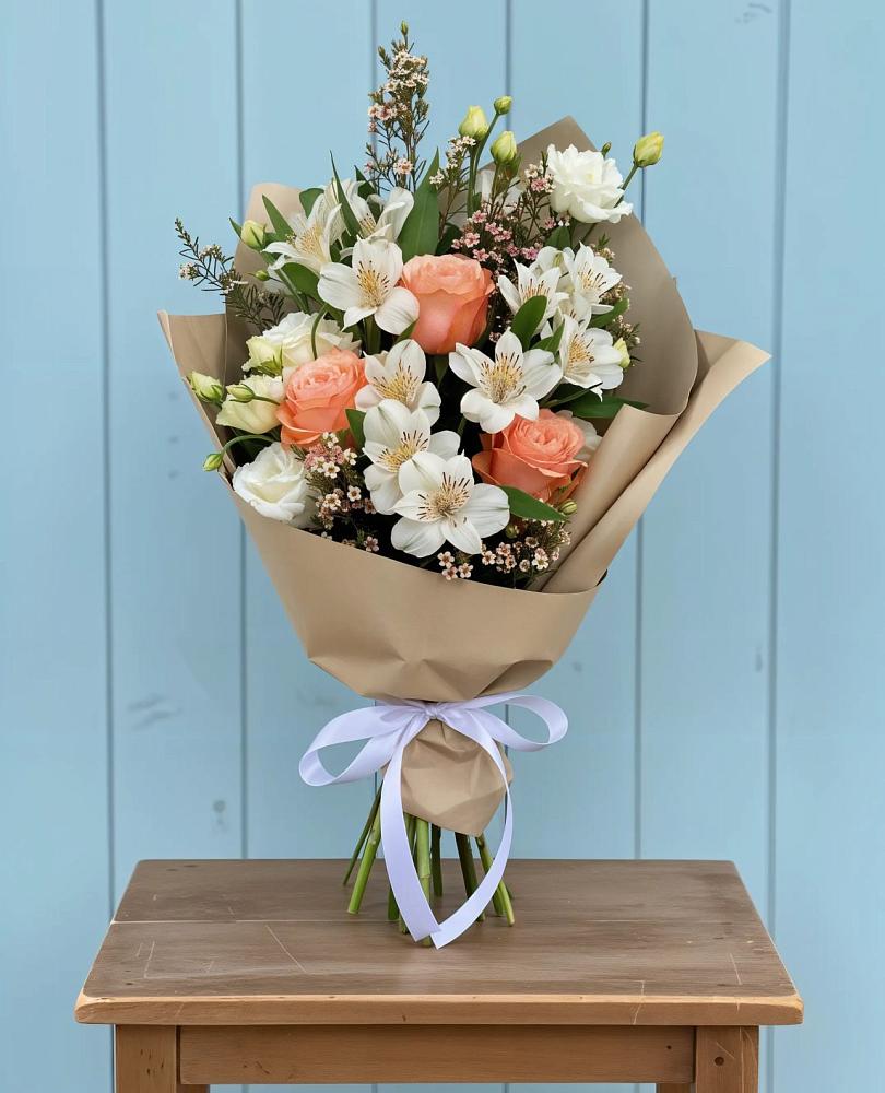 Букет цветов из: Альстромерии, Лизиантусы, Розы и Хризантемы в Орловке