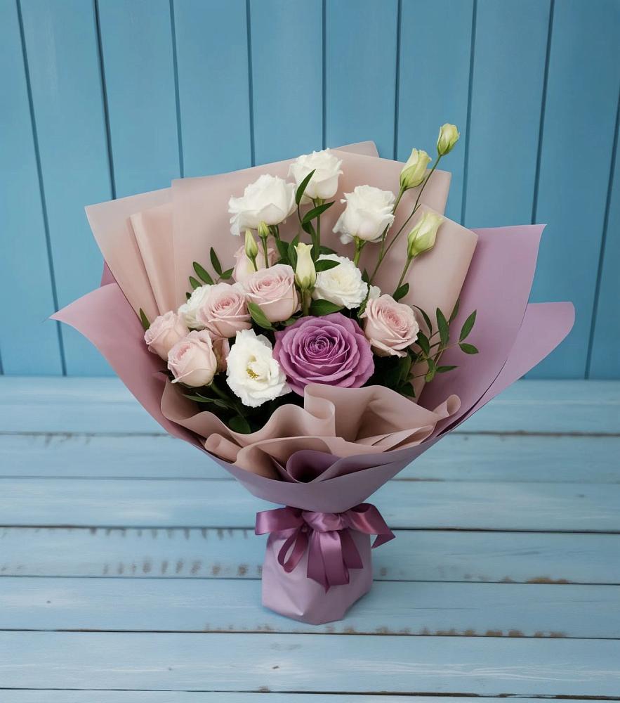 Букет цветов из: Розы и Лизиантусы в Орловке